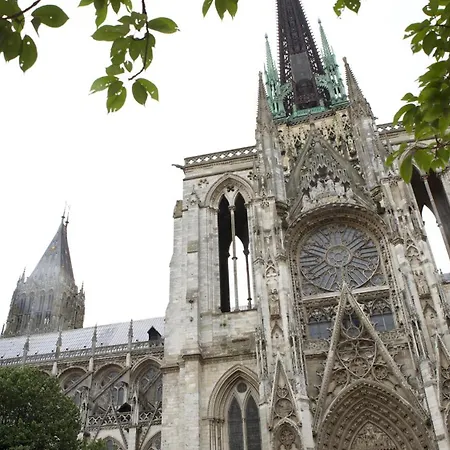 Chic Apart With Terace And Parking