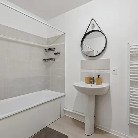 Chic Apart With Terace And Parking *