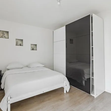 Chic Apart With Terace And Parking