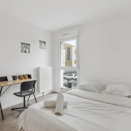 Chic Apart With Terace And Parking *