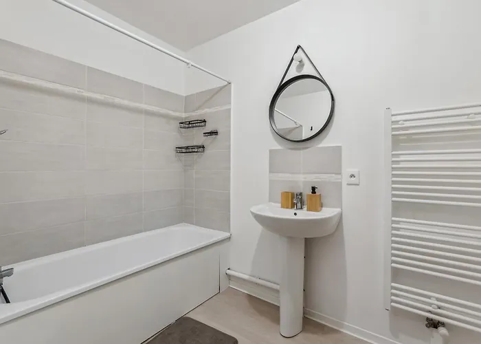 Chic Apart With Terace And Parking *